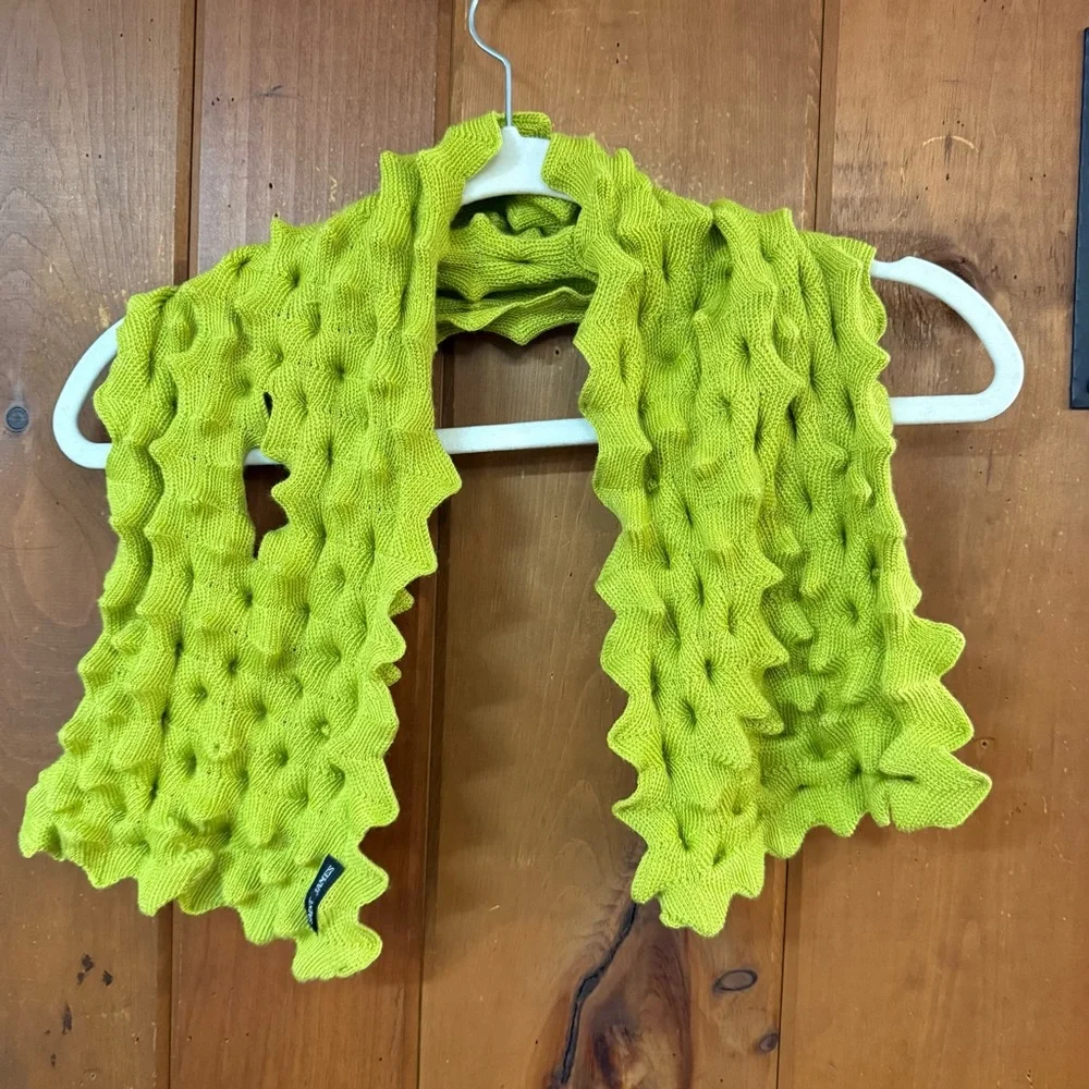 SAINT JAMES Green Alveole Scarf - Picture 2 of 4